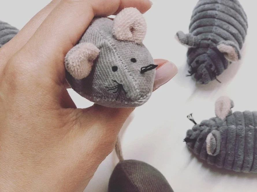 MAUS MARIA Katzenspielzeug mit Katzenminze aus Wollfilz / Handgemachte