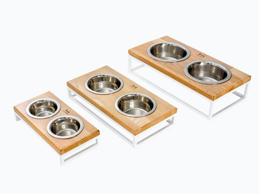 LUNCH BAR Hundenapf / Holz Napfständer mit zwei Edelstahlnäpfen für kleine Hunde / weißer Metallrahmen