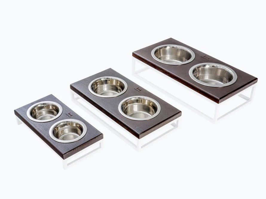 LUNCH BAR Hundenapf / Holz Napfständer mit zwei Edelstahlnäpfen für kleine Hunde / weißer Metallrahmen