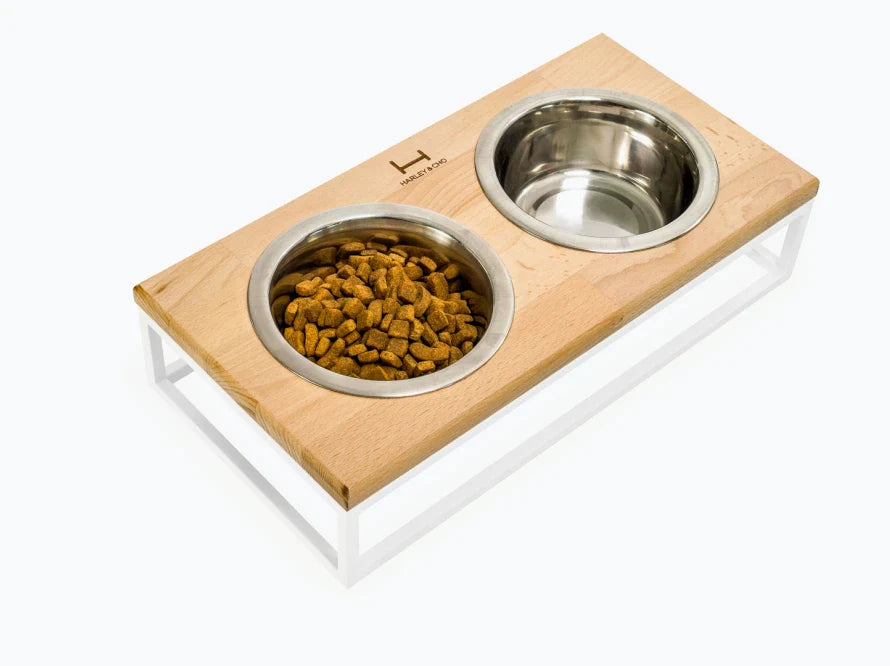 LUNCH BAR Hundenapf / Holz Napfständer mit zwei Edelstahlnäpfen für kleine Hunde / weißer Metallrahmen