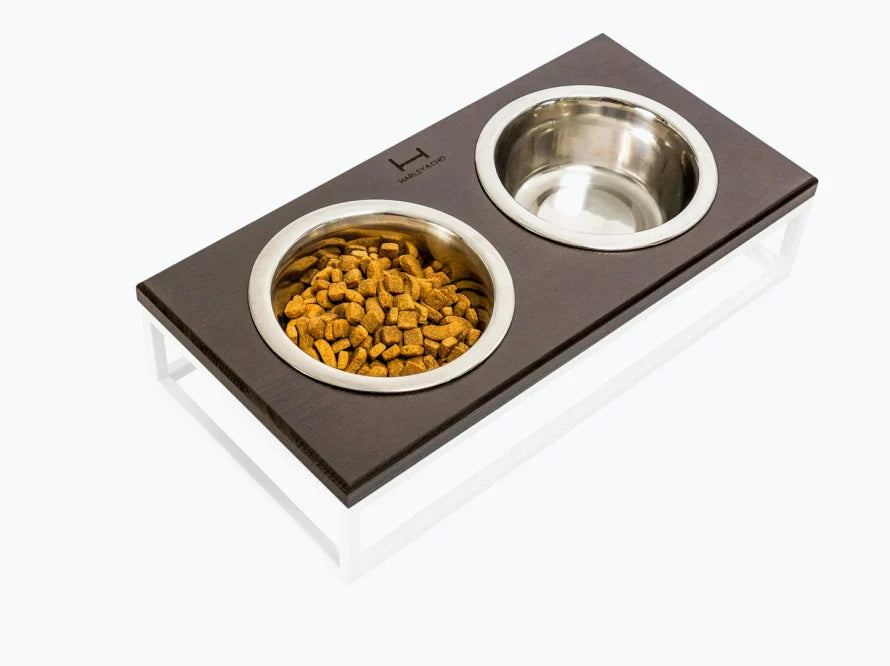 LUNCH BAR Katzennapf / Holz Napfständer mit zwei Edelstahlnäpfen für Katzen / weißer Metallrahmen